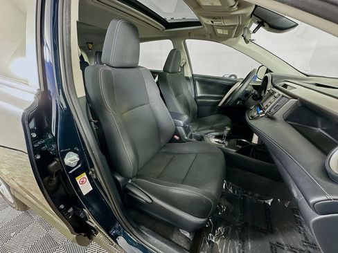 Used 2018 Toyota RAV4 XLE image 32