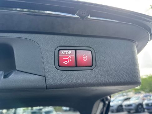 Used 2022 Mercedes-Benz GLC 300 image 27