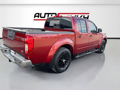 Used 2020 Nissan Frontier SV image 7