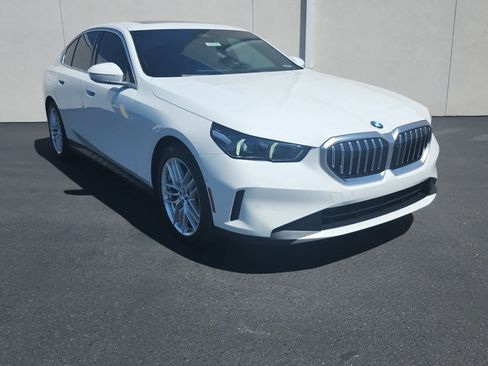 Used 2024 BMW 530i w/ Premium Package RWD image 2