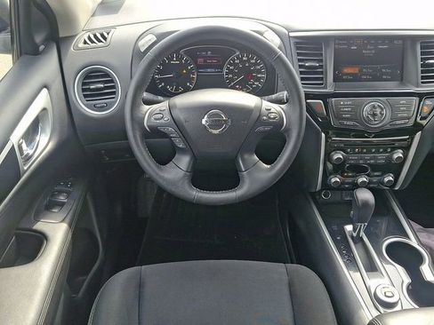 Used 2019 Nissan Pathfinder SV AWD/4WD image 12