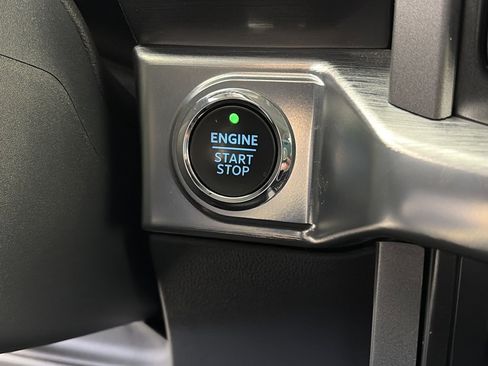 Certified 2022 Ford F150 Lariat w/ Equipment Group 502A High image 24