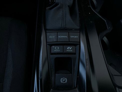 Used 2025 Toyota Camry LE image 22