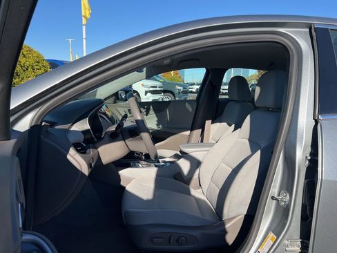 Used 2024 Chevrolet Malibu LT image 12