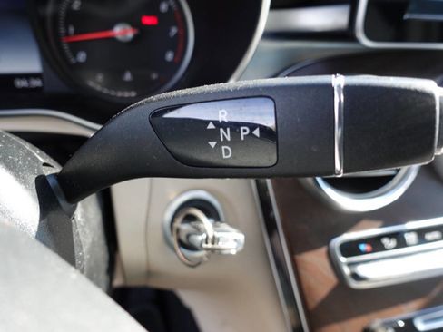 Used 2019 Mercedes-Benz GLC 300 4MATIC image 50