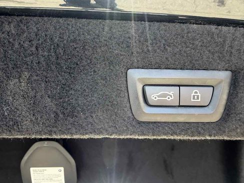 Used 2020 BMW 740i w/ M Sport Package RWD image 29