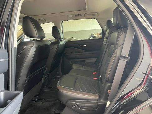Certified 2024 Nissan Pathfinder Platinum w/ Cargo Package FWD image 17