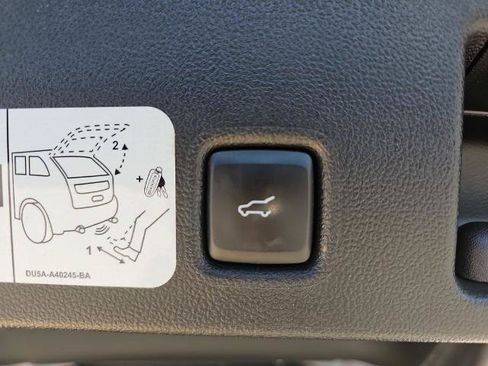 Certified 2020 Ford Escape Titanium AWD/4WD image 13