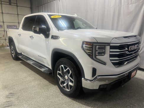 Used 2024 GMC Sierra 1500 SLT w/ SLT Premium Plus Package AWD/4WD image 4