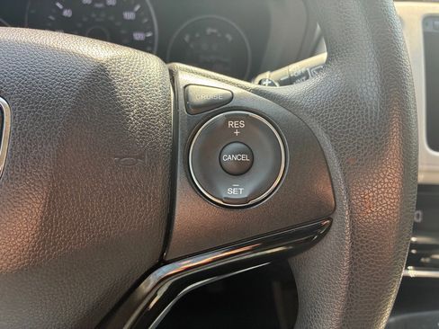 Used 2018 Honda HR-V EX image 34