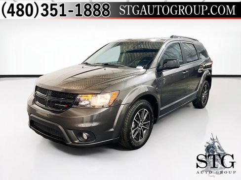 Used 2018 Dodge Journey SXT w/ Connectivity Group FWD image 1