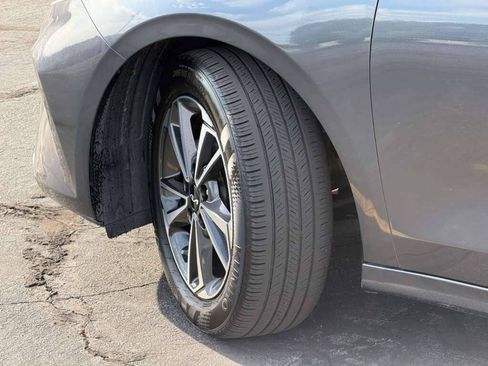 Used 2024 Kia Forte LXS w/ LXS Technology Package FWD image 15