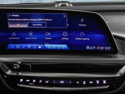 Used 2026 Cadillac Lyriq Premium Luxury image 10