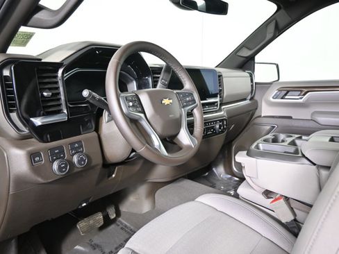 Used 2022 Chevrolet Silverado 1500 LT image 22