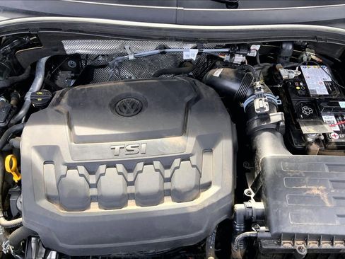 Used 2024 Volkswagen Tiguan SE R-Line image 32