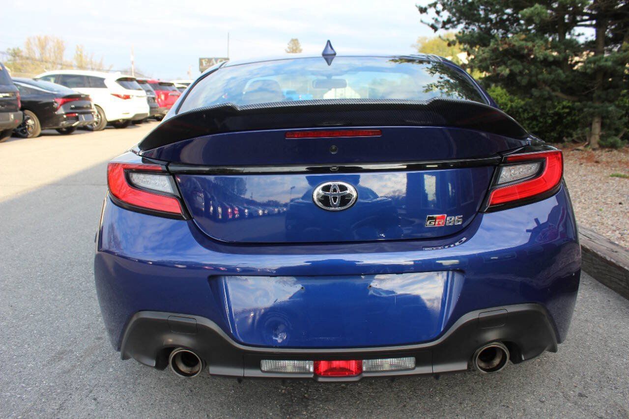 Used 2023 Toyota GR86 RWD image 7