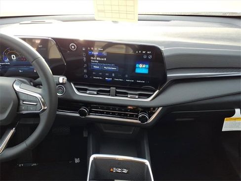 New 2026 Chevrolet Equinox LT w/ Convenience Package II image 13