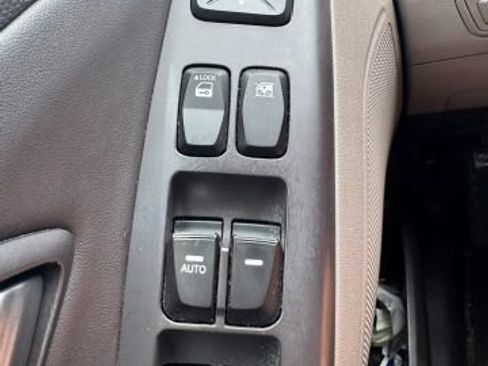 Used 2014 Hyundai Tucson Limited FWD image 12