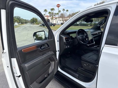 Used 2025 GMC Yukon Denali image 19