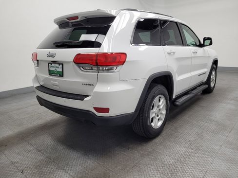 Used 2017 Jeep Grand Cherokee Laredo w/ Quick Order Package 2BE image 9