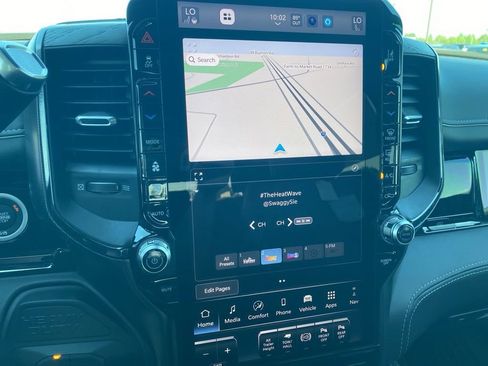 New 2025 RAM 3500 Limited image 28