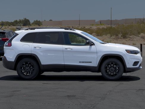 Used 2023 Jeep Cherokee Altitude Lux AWD/4WD image 6