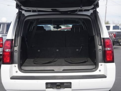 Used 2018 Chevrolet Suburban LS image 32
