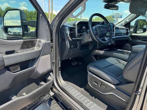 Used 2023 Ford F250 Lariat w/ Lariat Ultimate Package AWD/4WD image 14