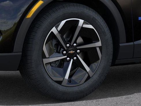 New 2026 Chevrolet Equinox EV LT image 9