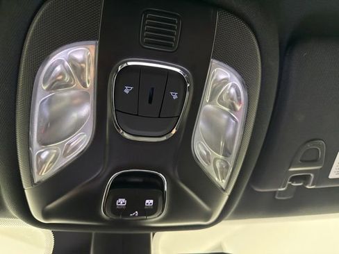 Used 2023 Jeep Compass High Altitude AWD/4WD image 38