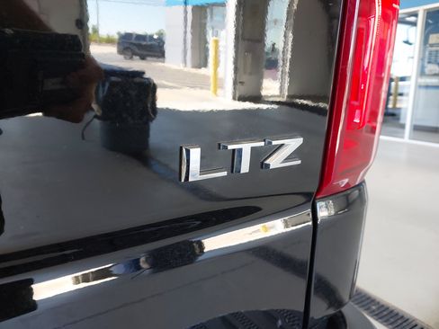 Used 2025 Chevrolet Silverado 1500 LTZ AWD/4WD image 33