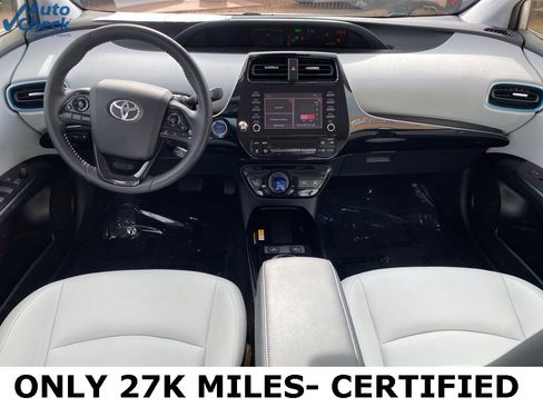 Used 2020 Toyota Prius XLE w/ Advanced Technology Package image 19