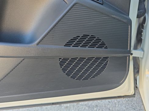 Certified 2024 Volkswagen Taos SE image 22