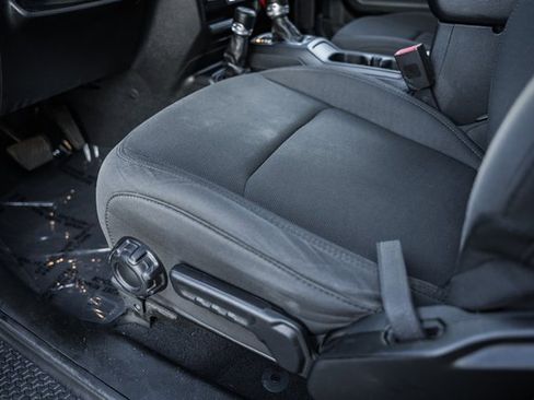 Used 2020 Jeep Wrangler Sport image 33