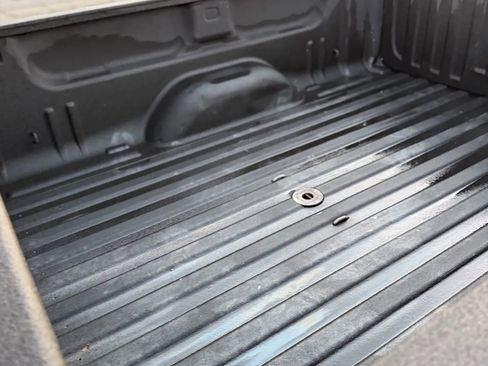 Used 2011 GMC Sierra 2500 SLE w/ SLE Preferred Package image 9