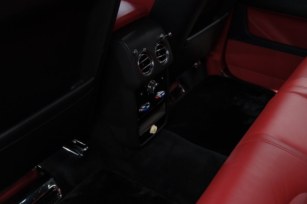 Used 2022 Rolls-Royce Cullinan AWD/4WD image 38