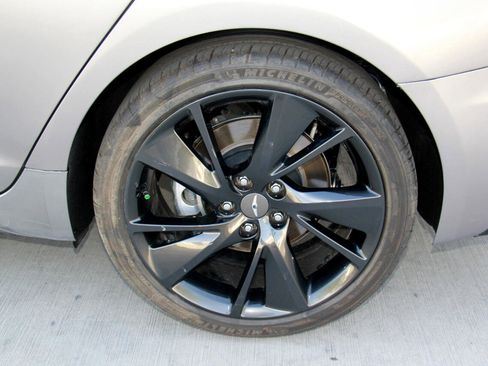 Used 2023 Genesis G70 2.0T w/ Sport Prestige Package image 33