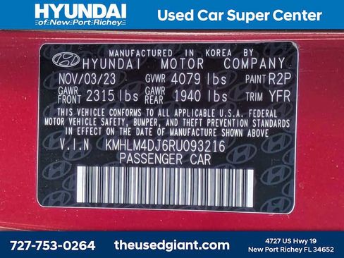 Used 2024 Hyundai Elantra Blue image 13