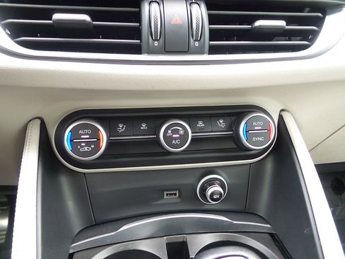 Used 2019 Alfa Romeo Stelvio RWD image 40