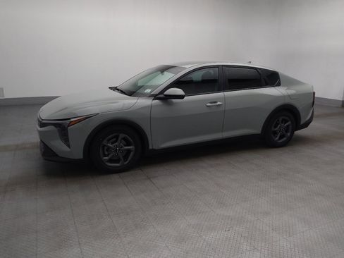Used 2025 Kia K4 FWD image 2