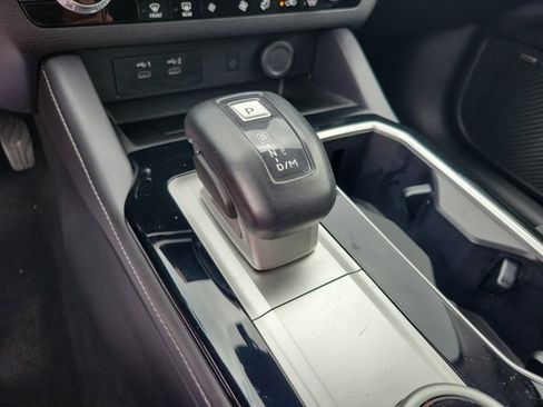 Used 2025 Mitsubishi Outlander SE AWD/4WD image 12