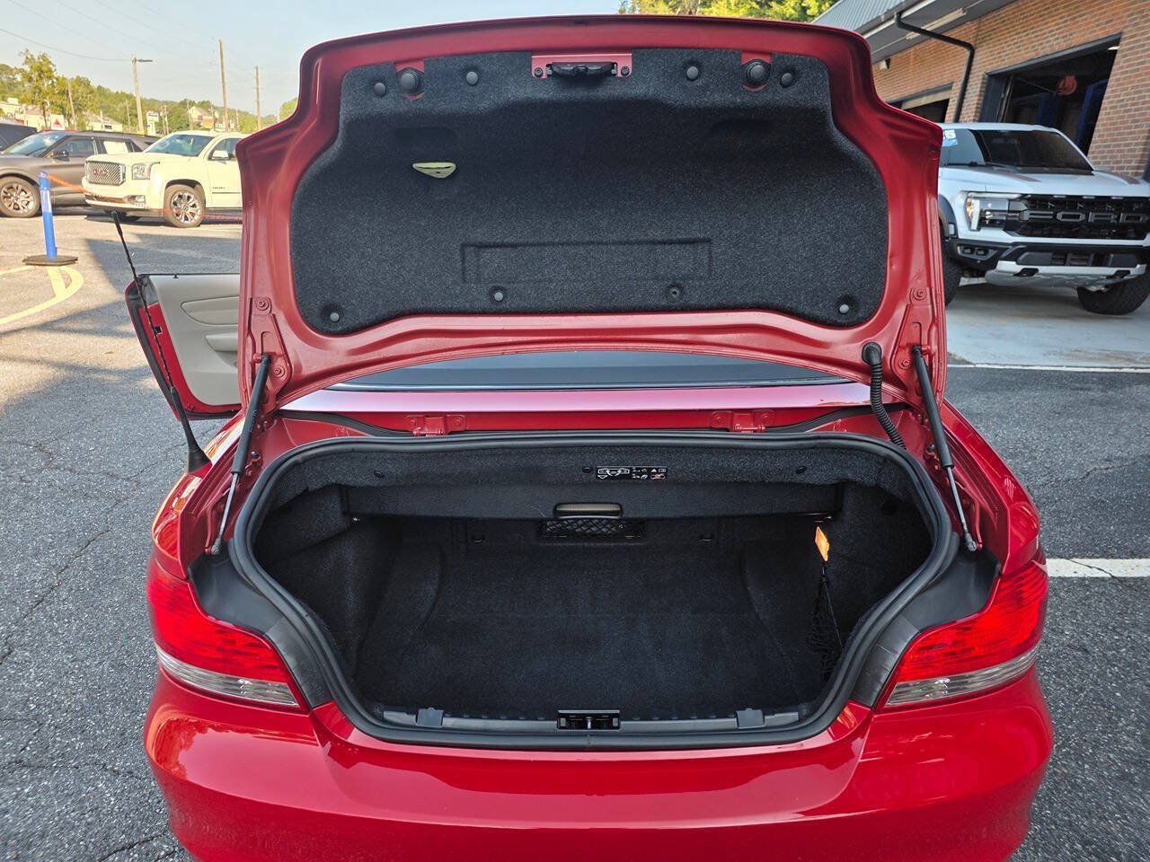 Used 2011 BMW 135i Convertible RWD image 9