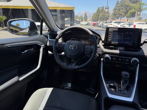 Used 2022 Toyota RAV4 XLE image 23