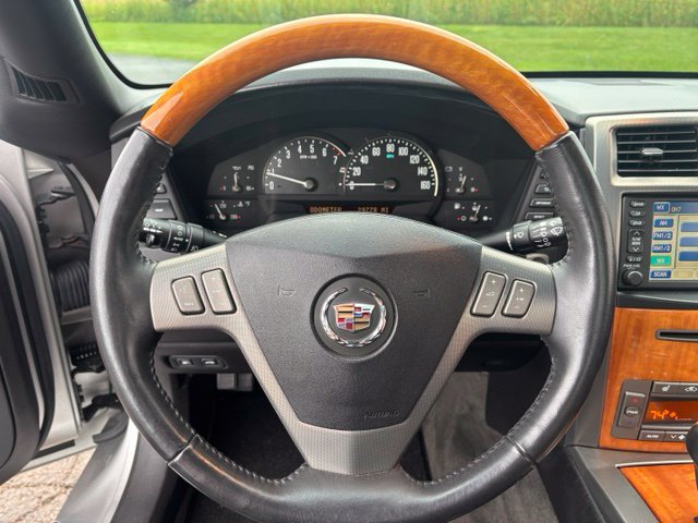 Used 2007 Cadillac XLR RWD image 12