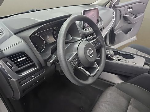 Used 2024 Nissan Rogue SV FWD image 13
