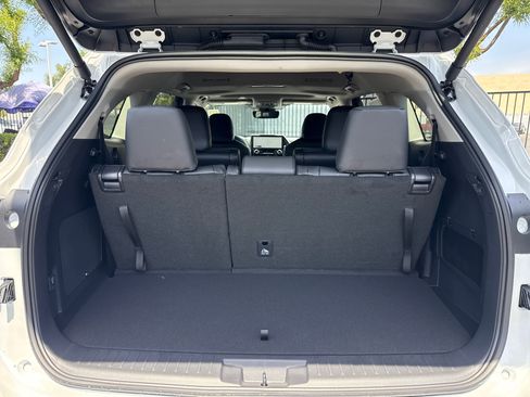 New 2026 Toyota Highlander Limited image 12