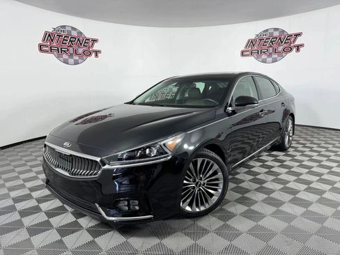 Used 2018 Kia Cadenza Limited FWD image 1
