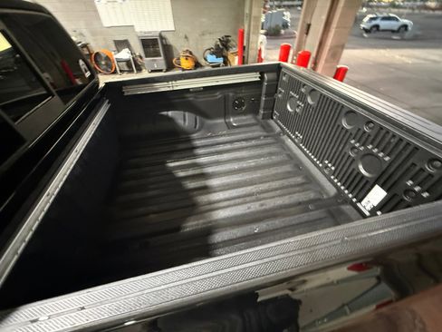 Used 2022 Nissan Frontier SV image 34