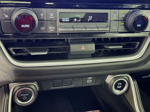 Used 2024 Toyota Grand Highlander XLE image 22