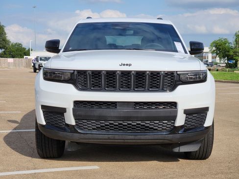 Used 2024 Jeep Grand Cherokee L Altitude image 7